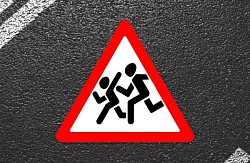 Штучная форма из термопластика 1.23 “Дети” толщина 3,5 мм треугольный знак