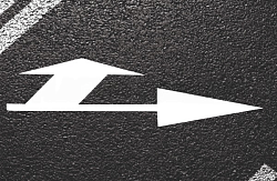 Форма из термопластика для дорожной разметки "Обозначение направления движения по полосе прямо и налево/направо" 5000 мм